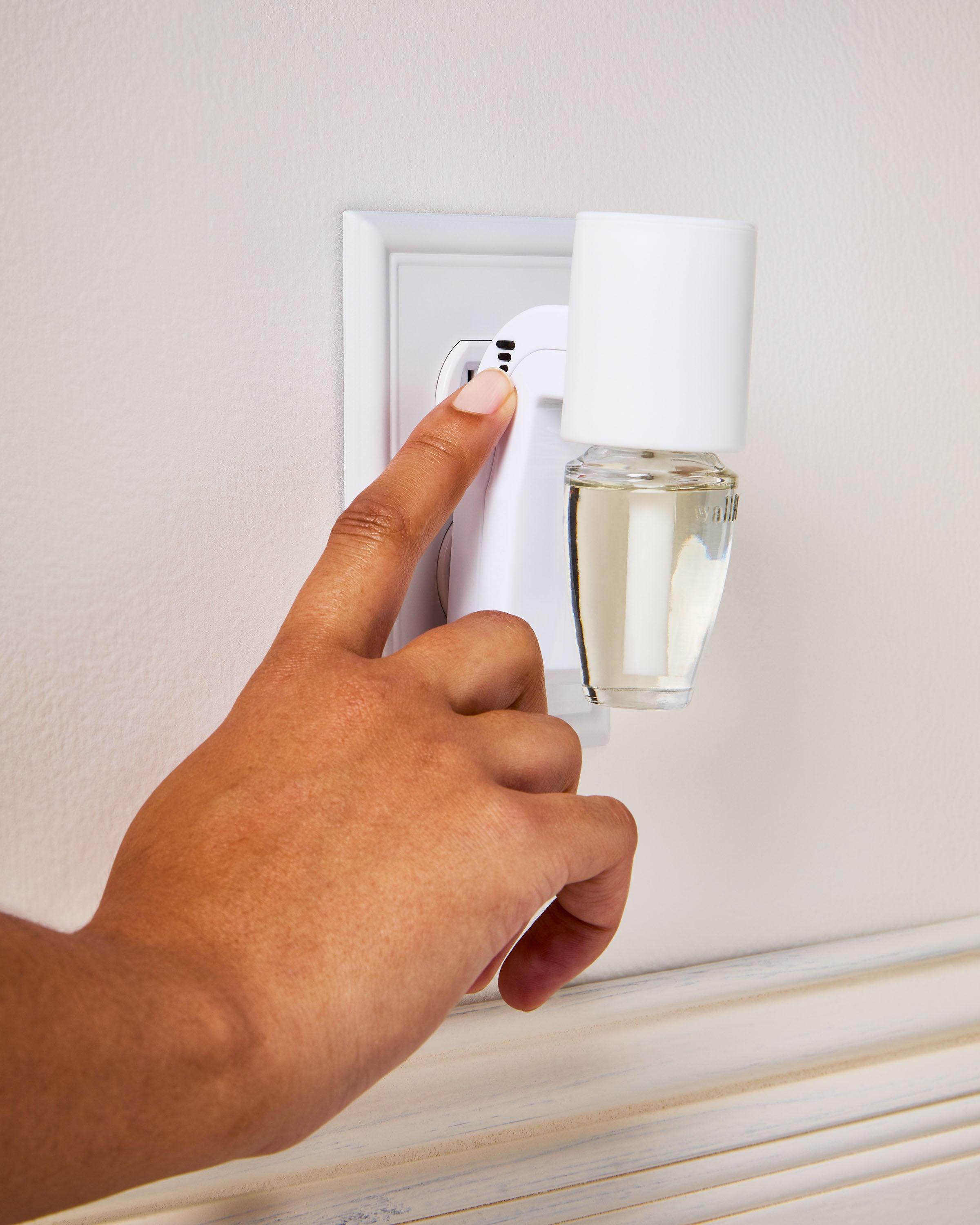 White Scent Control - Image 3