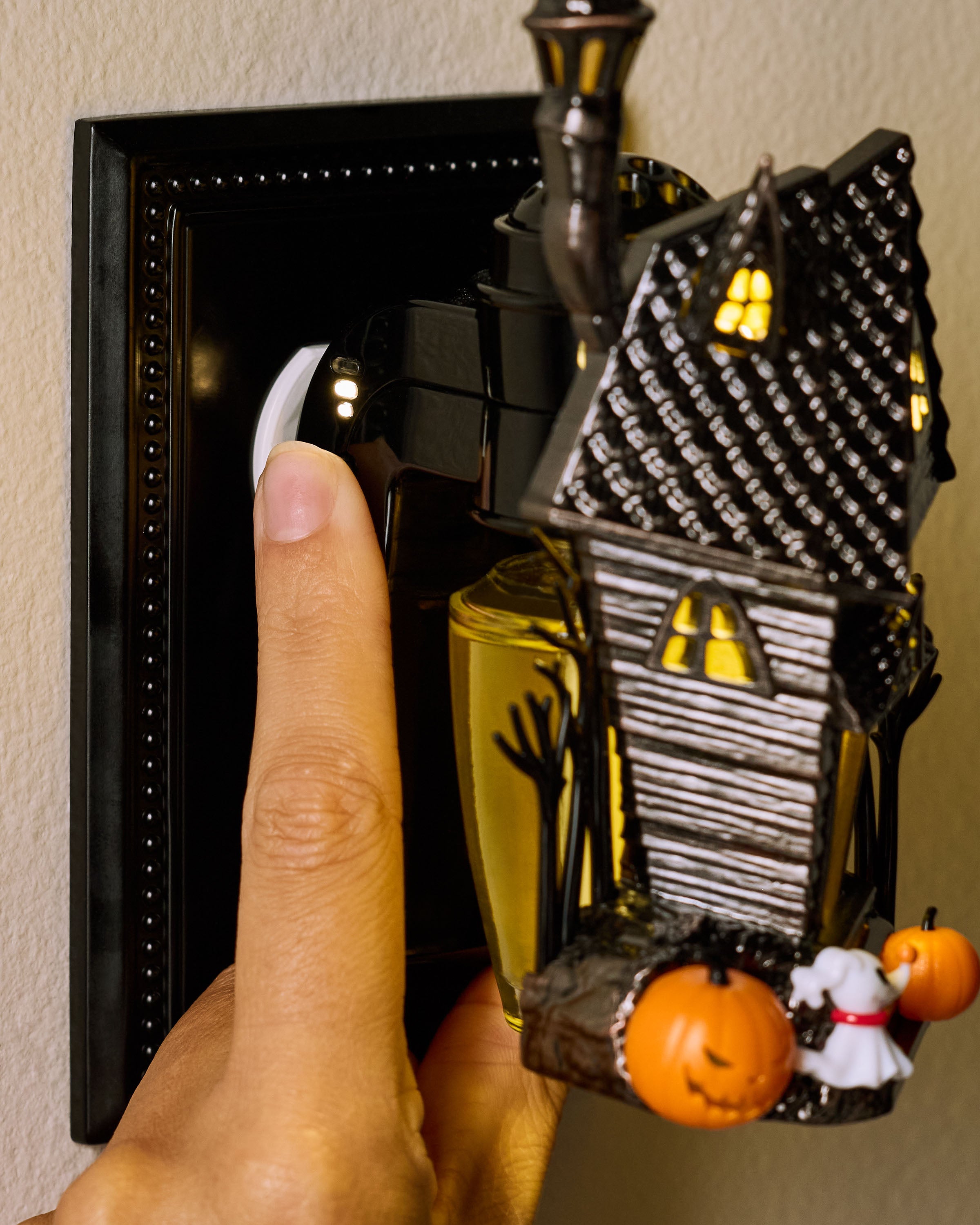 Jack Skellington's Home Scent Control Nightlight - Image 4