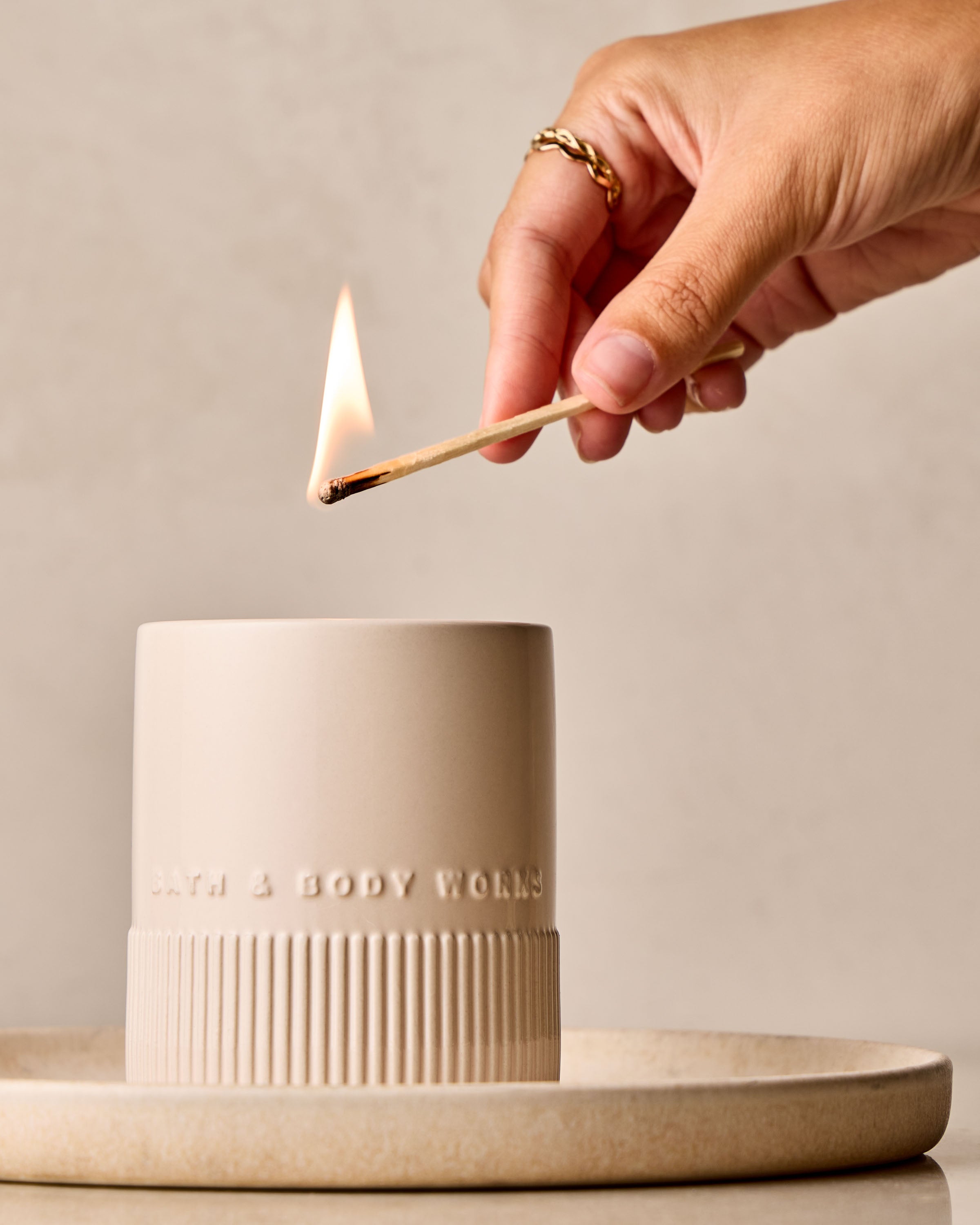 Santal + Amber Single Wick Candle - Image 5