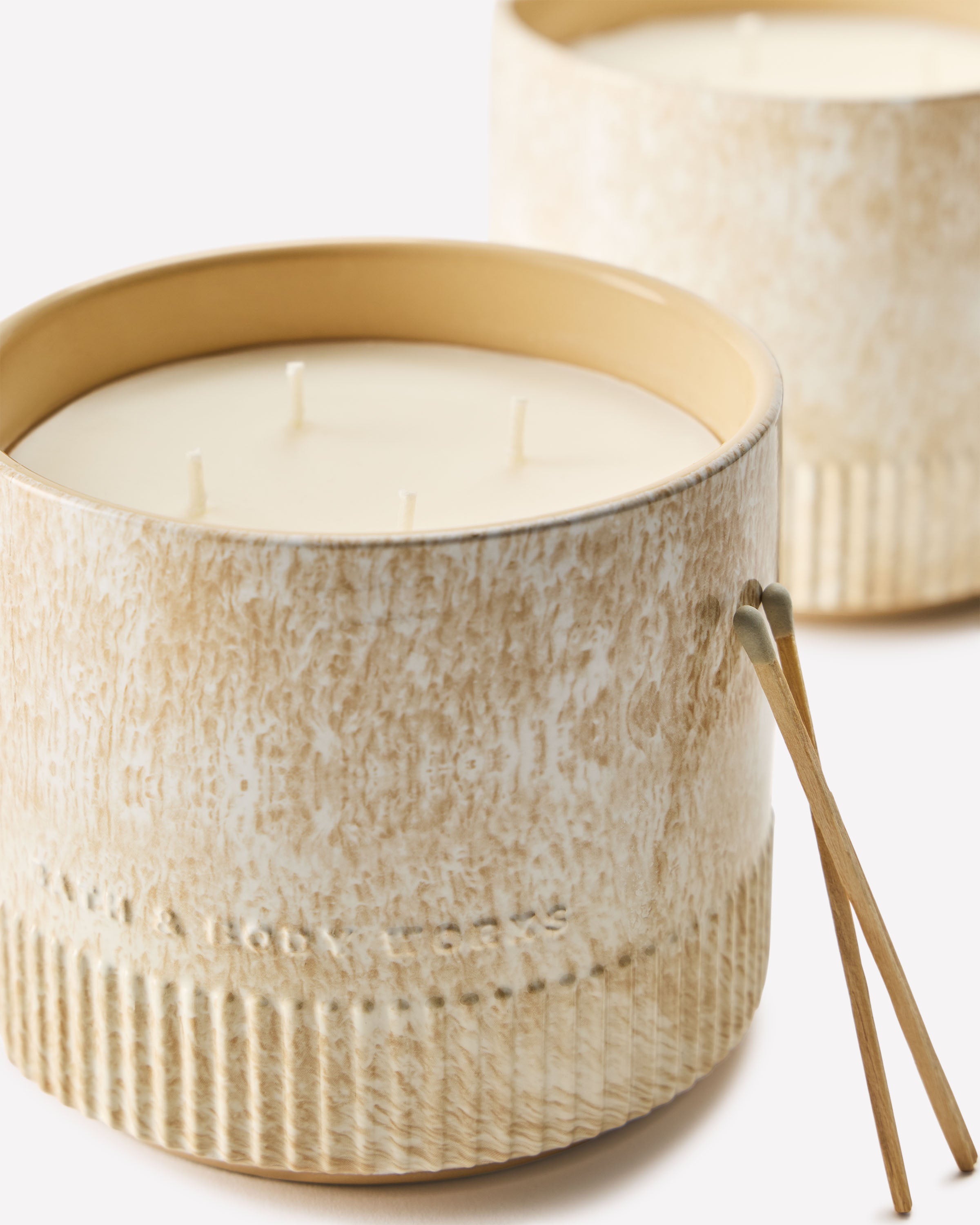 Santal + Amber 4-Wick Candle - Image 2