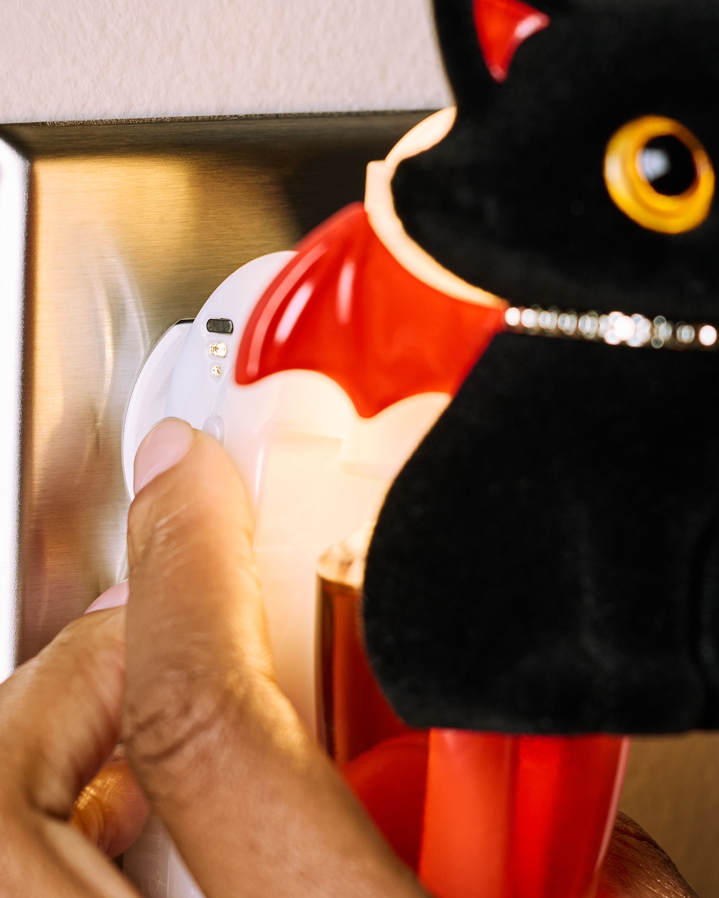 Witchy Cat Scent Control Nightlight - Image 4