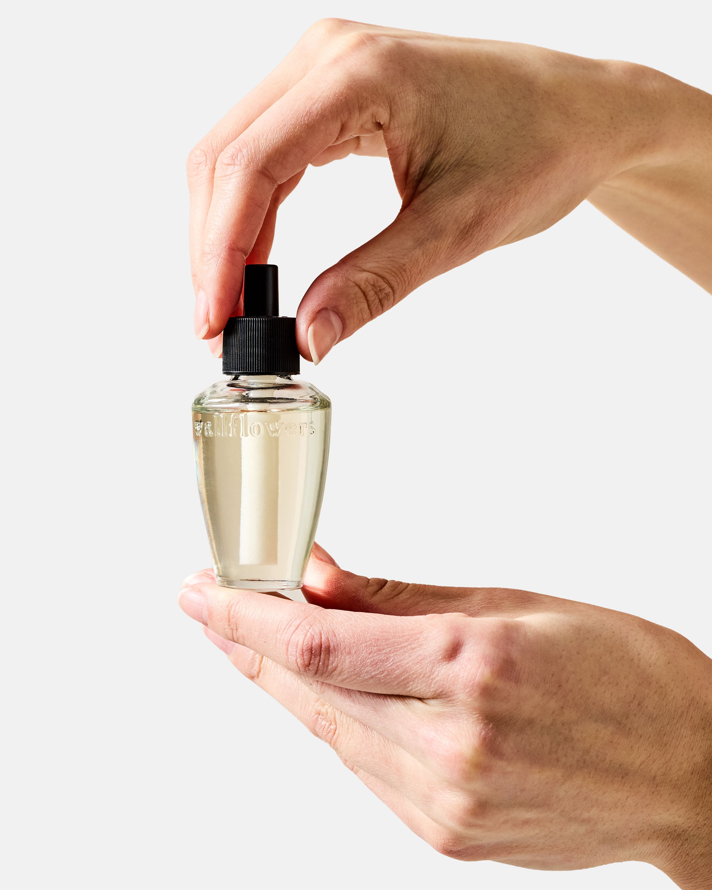 Santal + Amber Wallflowers Fragrance Refill - Image 4